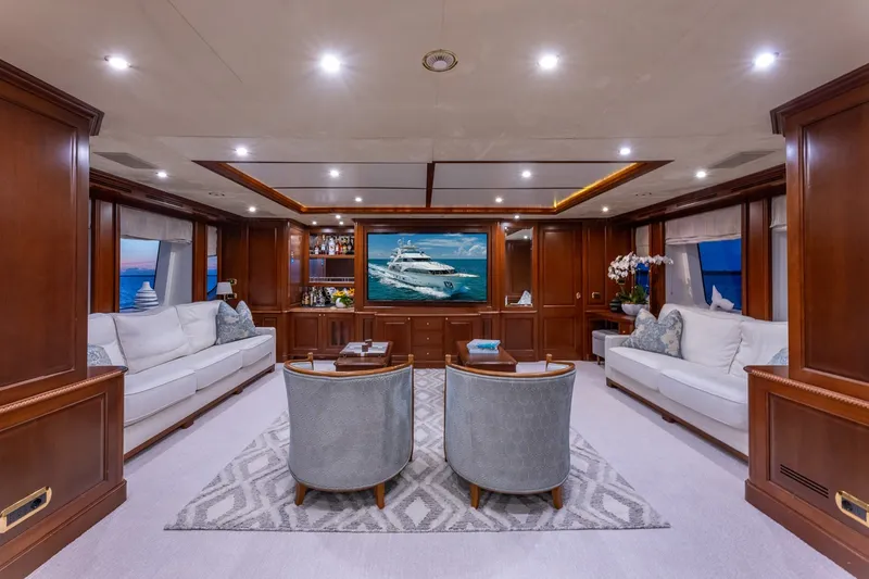 Slide: The Image of Benetti 121 2013 - 13