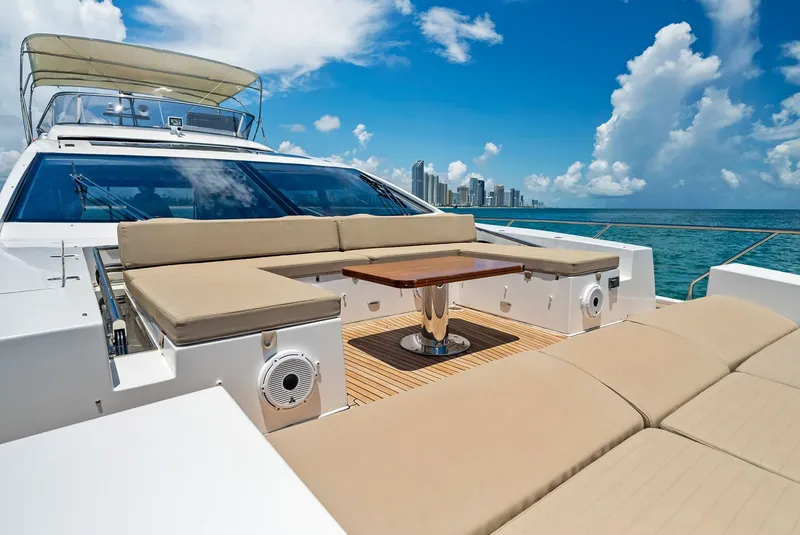 Slide: The Image of Azimut 77 2018 - 7
