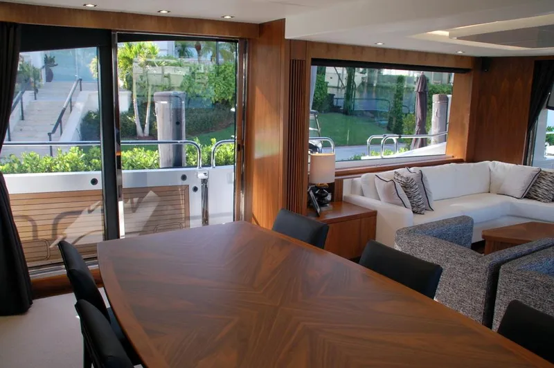 Slide: The Image of Sunseeker 86 2018 - 11