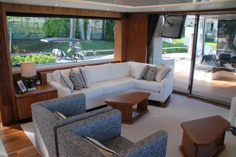 Slide: The Image of Sunseeker 86 2018 - 8