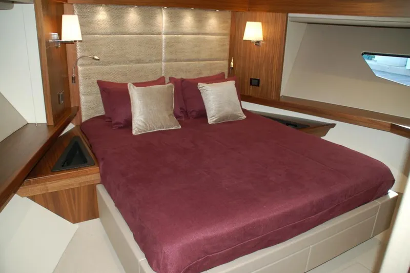 Slide: The Image of Sunseeker 86 2018 - 15