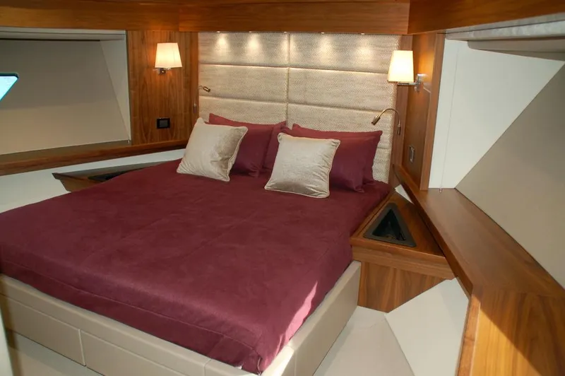 Slide: The Image of Sunseeker 86 2018 - 14