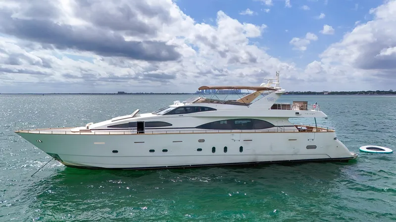 Slide: The Image of Azimut 100 2005 - 1