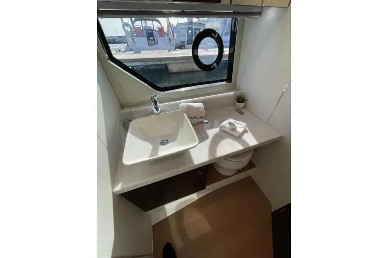 Slide: The Image of Fairline Squadron 50 2025 - 30