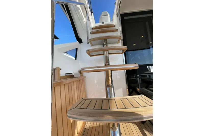 Slide: The Image of Fairline Squadron 50 2025 - 6