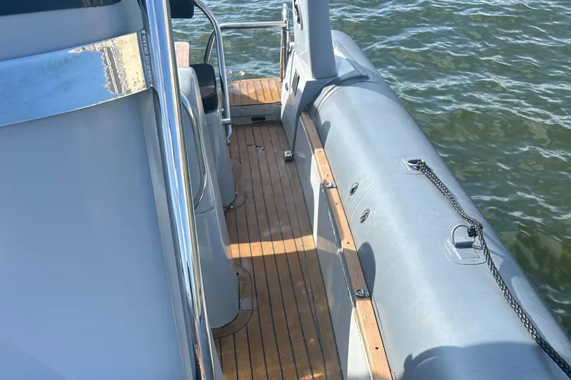 Slide: The Image of RIB U-23 Carbon Hull 2008 - 5