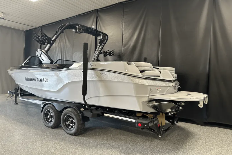 Slide: The Image of Mastercraft XT25 2024 - 14