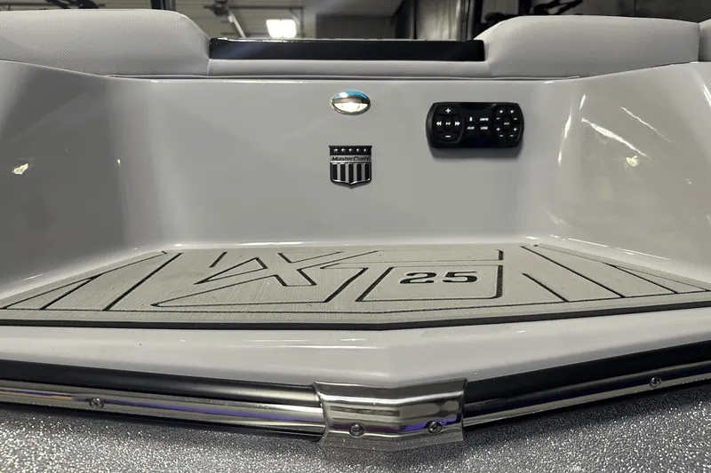 Slide: The Image of Mastercraft XT25 2024 - 20