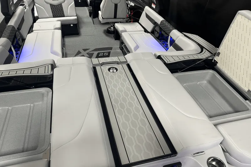 Slide: The Image of Mastercraft XT25 2024 - 25