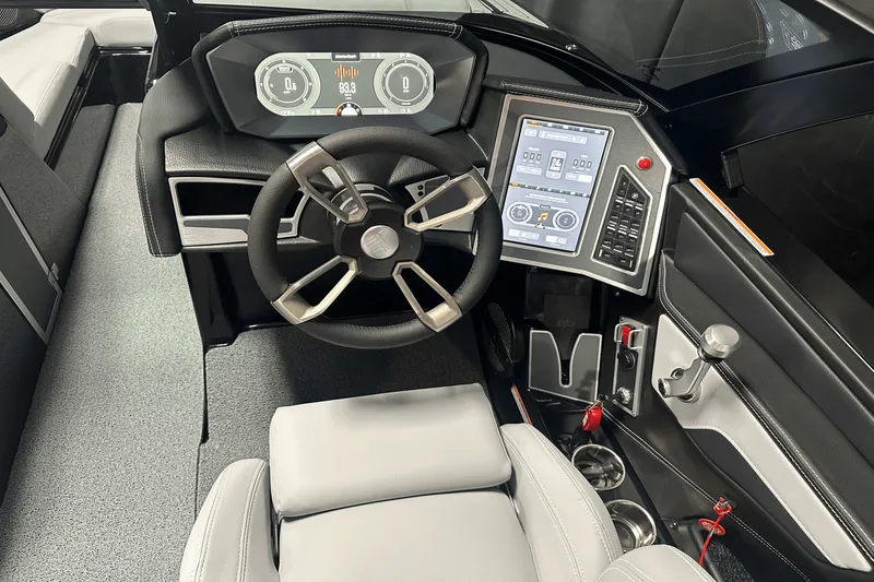 Slide: The Image of Mastercraft XT25 2024 - 30