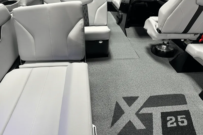 Slide: The Image of Mastercraft XT25 2024 - 42