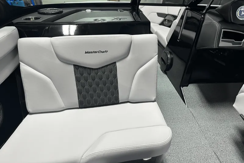 Slide: The Image of Mastercraft XT25 2024 - 44