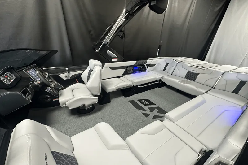 Slide: The Image of Mastercraft XT25 2024 - 5