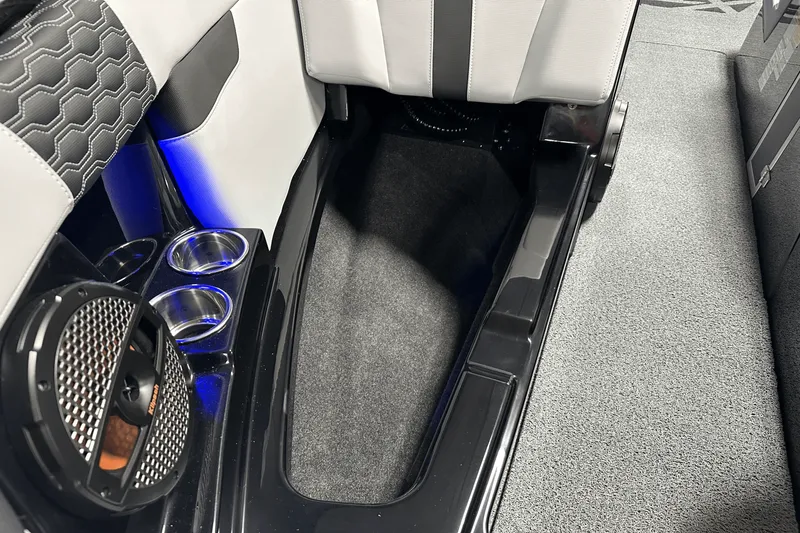 Slide: The Image of Mastercraft XT25 2024 - 51