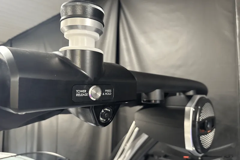 Slide: The Image of Mastercraft XT25 2024 - 55