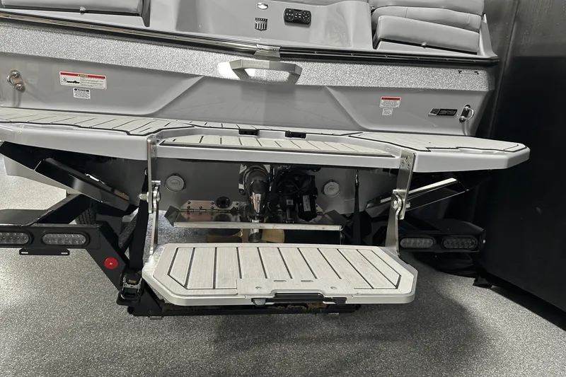 Slide: The Image of Mastercraft XT25 2024 - 60