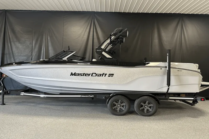 Slide: The Image of Mastercraft XT25 2024 - 65