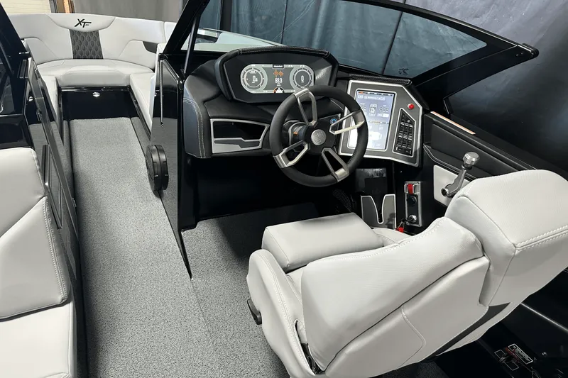 Slide: The Image of Mastercraft XT25 2024 - 67