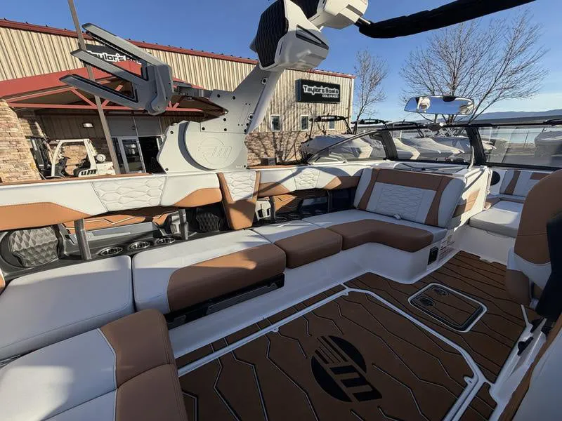Slide: The Image of Malibu 24 MXZ 2026 - 23
