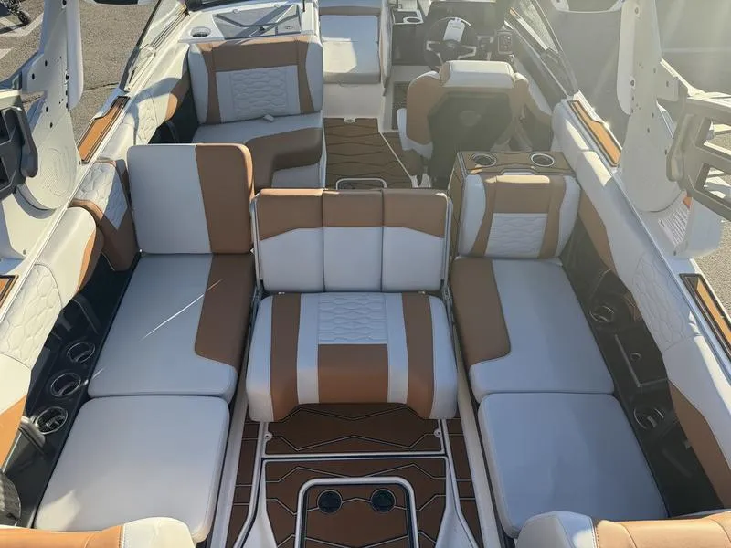 Slide: The Image of Malibu 24 MXZ 2026 - 21