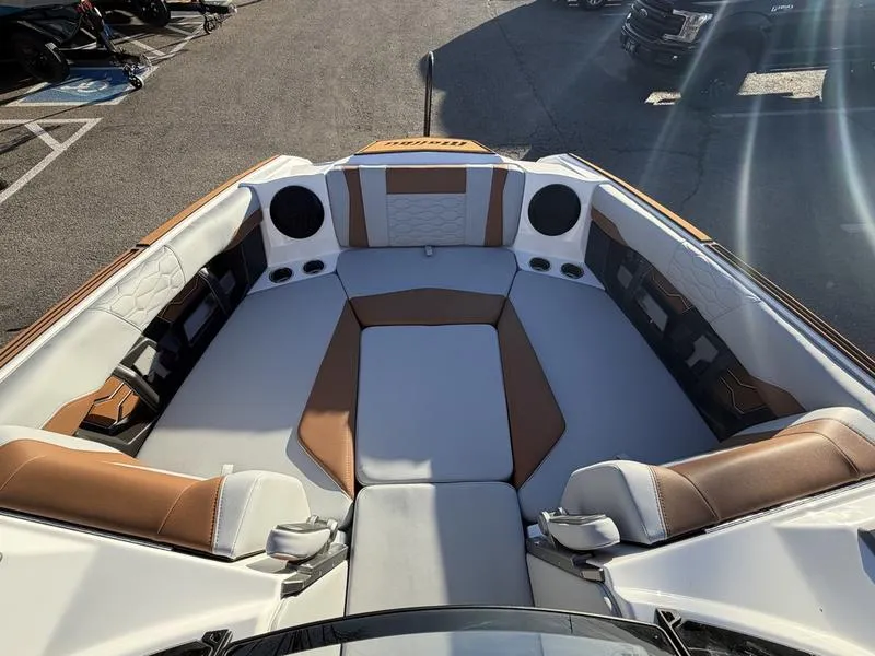 Slide: The Image of Malibu 24 MXZ 2026 - 17