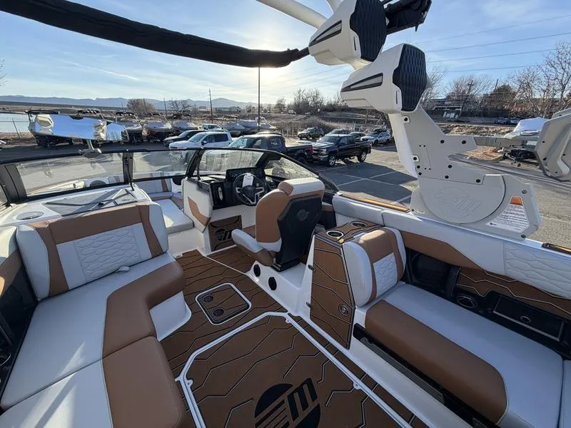 Slide: The Image of Malibu 24 MXZ 2026 - 25