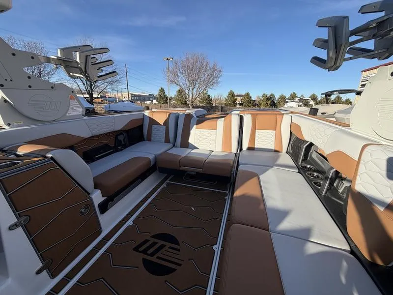 Slide: The Image of Malibu 24 MXZ 2026 - 26