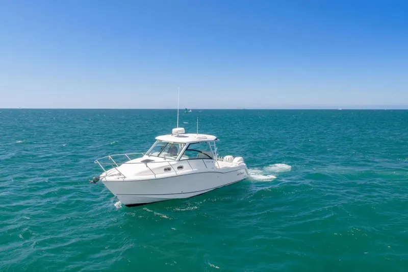 Slide: The Image of Boston Whaler 315 Conquest 2018 - 77