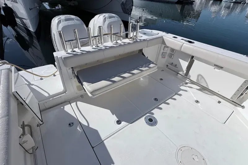 Slide: The Image of Boston Whaler 315 Conquest 2018 - 22