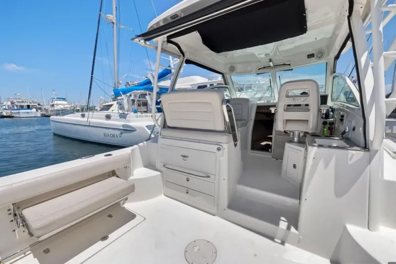 Slide: The Image of Boston Whaler 315 Conquest 2018 - 13