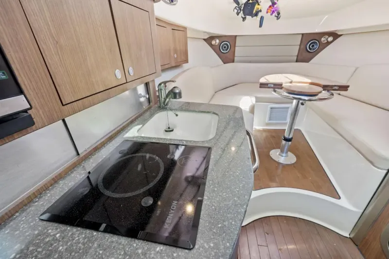 Slide: The Image of Boston Whaler 315 Conquest 2018 - 37