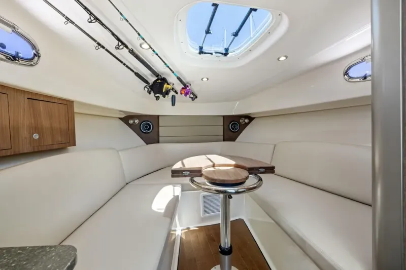 Slide: The Image of Boston Whaler 315 Conquest 2018 - 34