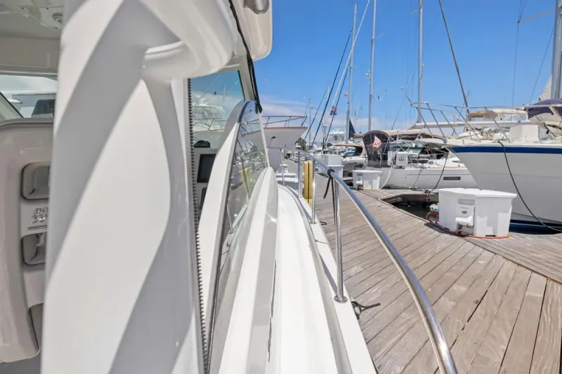 Slide: The Image of Boston Whaler 315 Conquest 2018 - 20