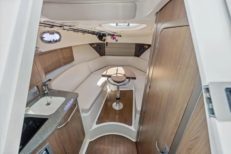 Slide: The Image of Boston Whaler 315 Conquest 2018 - 33
