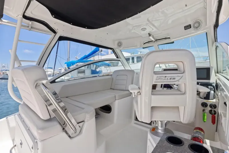 Slide: The Image of Boston Whaler 315 Conquest 2018 - 19