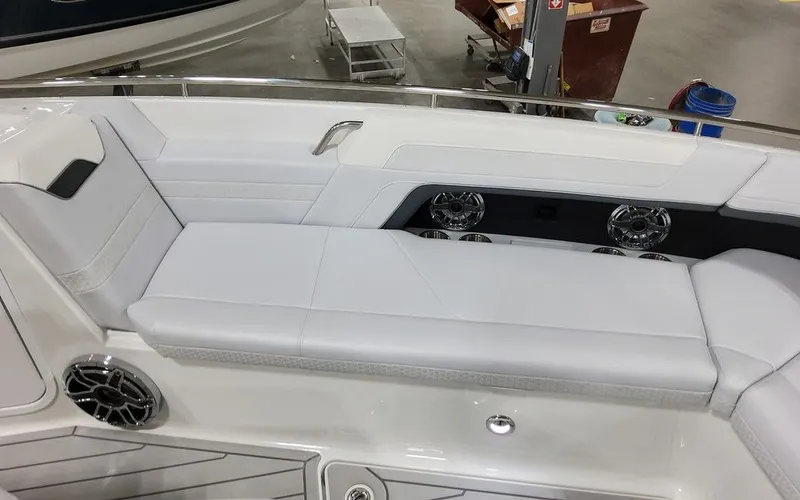 Slide: The Image of Formula 360 Crossover Bowrider 2026 - 21