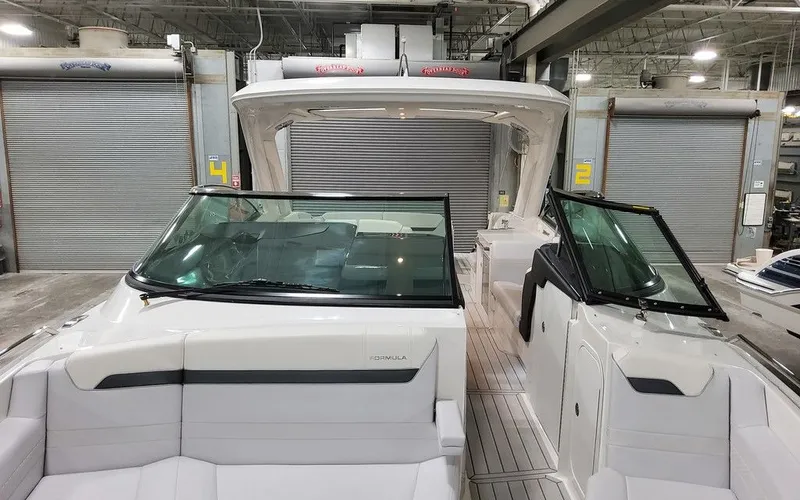Slide: The Image of Formula 360 Crossover Bowrider 2026 - 24