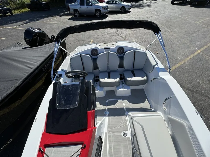 Slide: The Image of Scarab 165 SE 2025 - 5