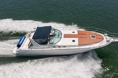 Slide: The Image of Sea Ray 400 Express Cruiser 1997 - 20