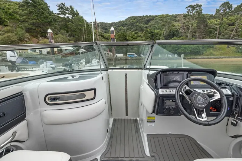 Slide: The Image of Crownline Boats 255 SS SURF 2022 - 18