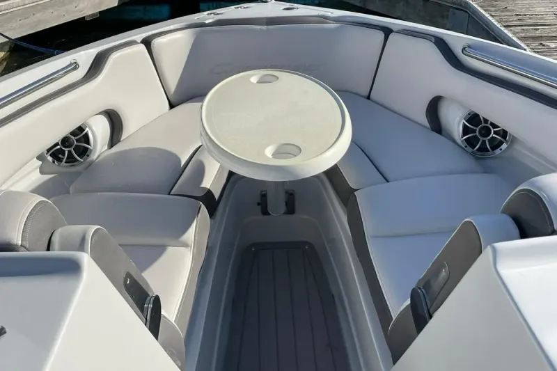 Slide: The Image of Crownline Boats 255 SS SURF 2022 - 12