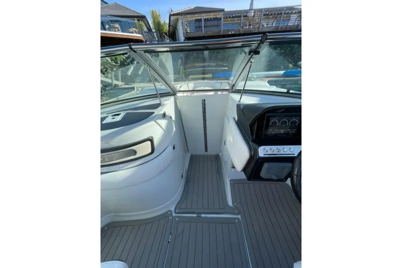 Slide: The Image of Crownline Boats 255 SS SURF 2022 - 14