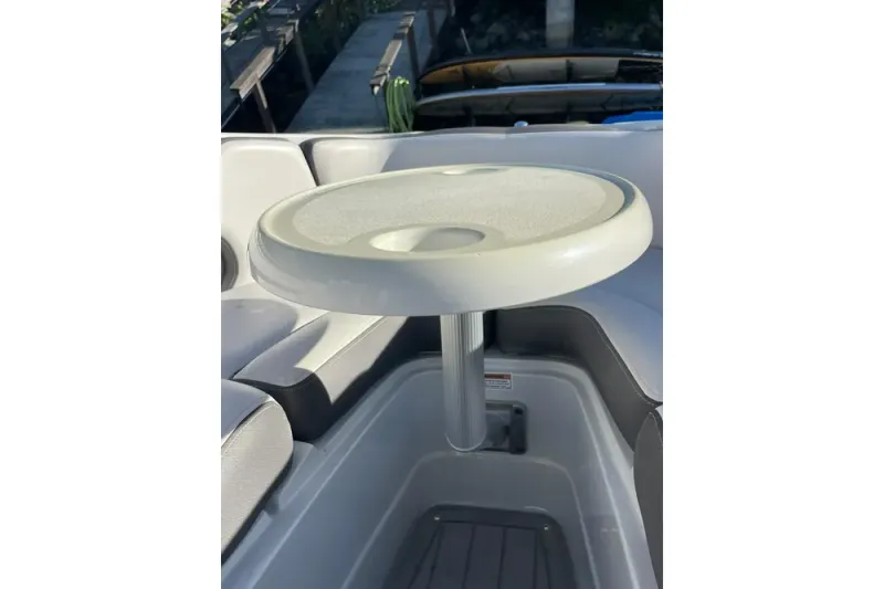 Slide: The Image of Crownline Boats 255 SS SURF 2022 - 16