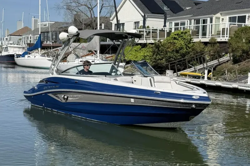 Slide: The Image of Crownline Boats 255 SS SURF 2022 - 2