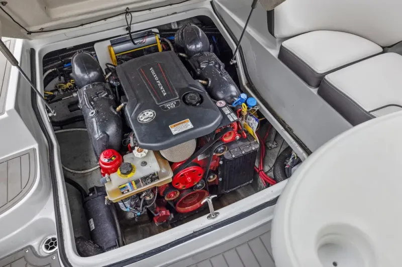 Slide: The Image of Crownline Boats 255 SS SURF 2022 - 39