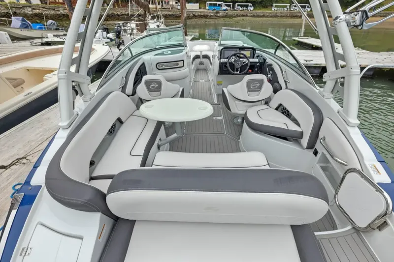 Slide: The Image of Crownline Boats 255 SS SURF 2022 - 20