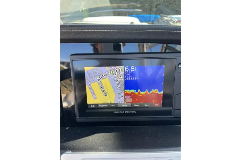 Slide: The Image of Crownline Boats 255 SS SURF 2022 - 8