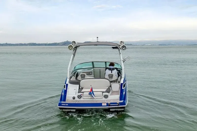 Slide: The Image of Crownline Boats 255 SS SURF 2022 - 15