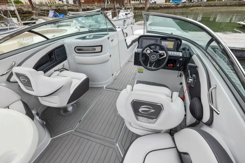 Slide: The Image of Crownline Boats 255 SS SURF 2022 - 19