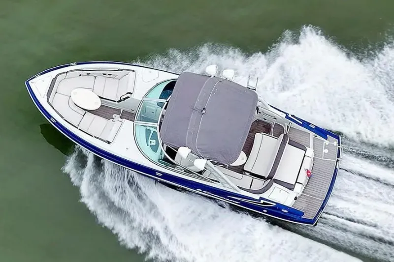 Slide: The Image of Crownline Boats 255 SS SURF 2022 - 2